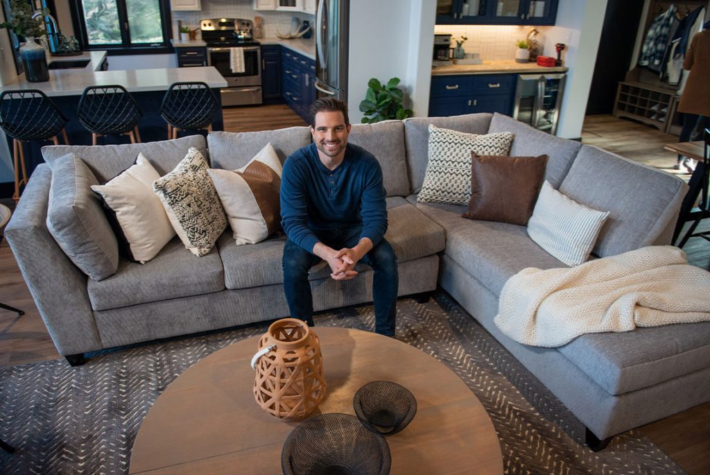 Scott McGillivray's tips on how to choose a sofa