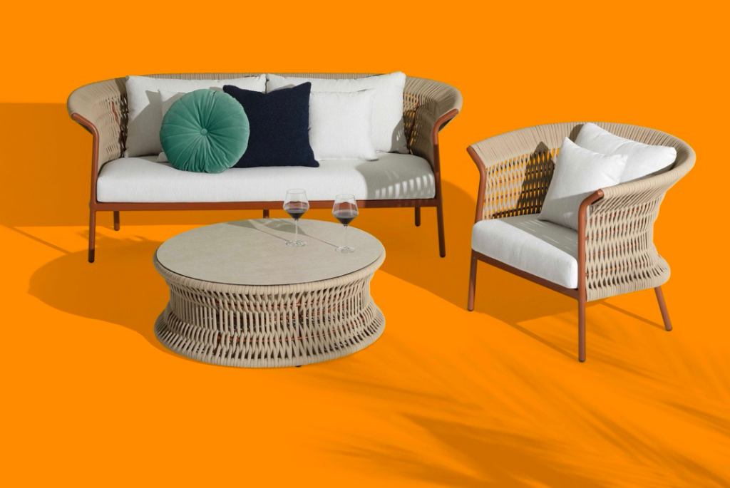 How to Style Your Outdoor Space with Flair(Test Blog)