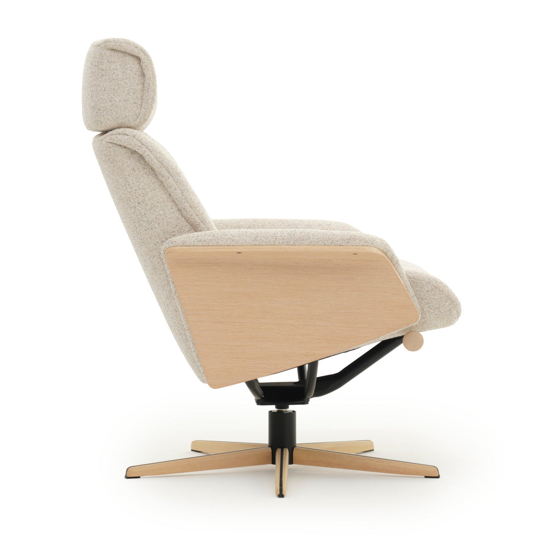 Nakatosa Reclining Chair with Ottoman Beige