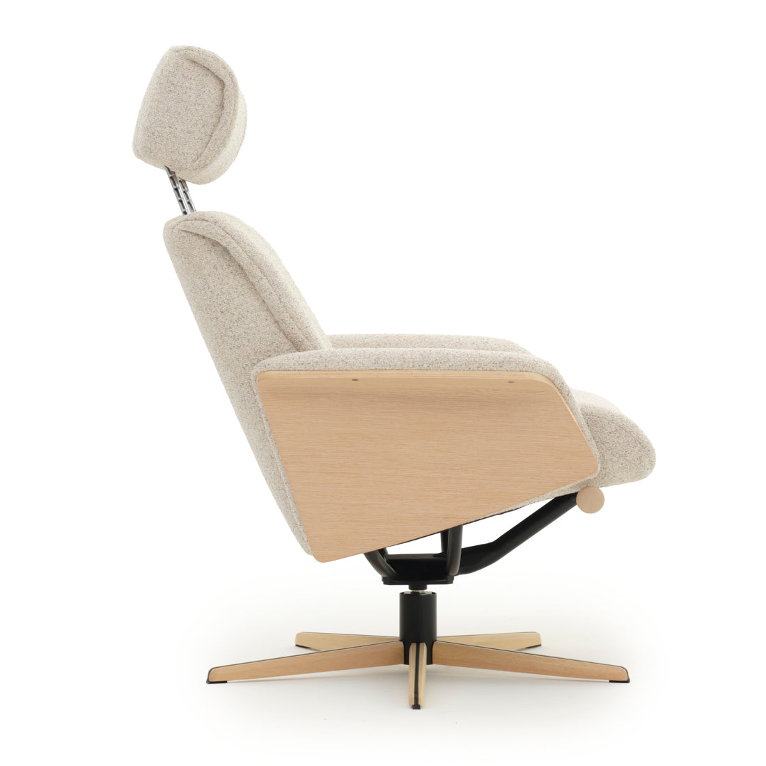 Nakatosa Reclining Chair with Ottoman Beige