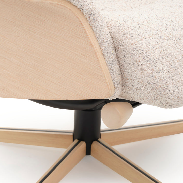 Nakatosa Reclining Chair with Ottoman Beige