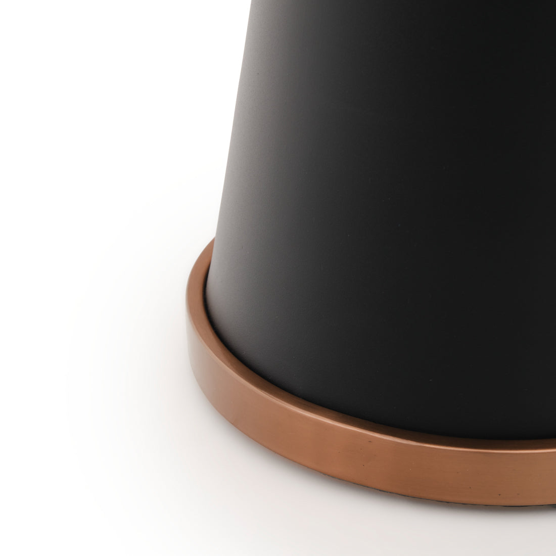 Wyon Ceramic End Table Black